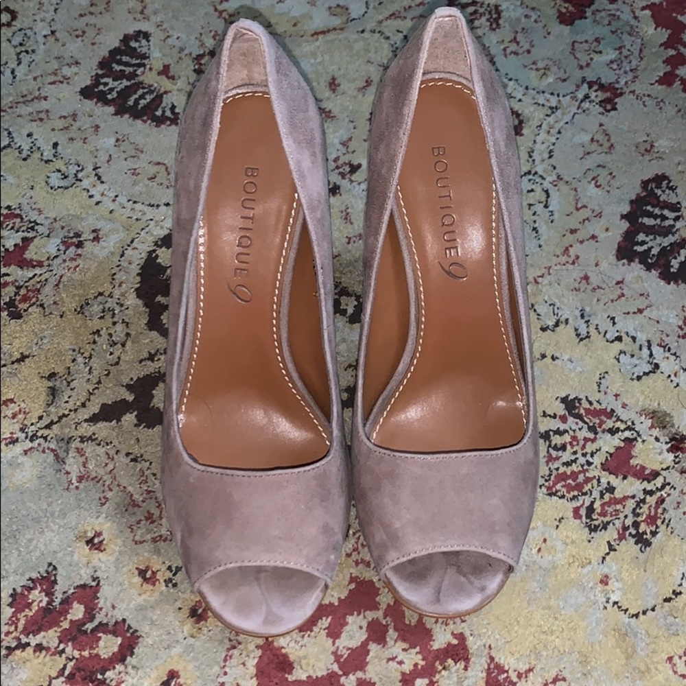 TAUPE OPEN TOW BLOCK HEELS